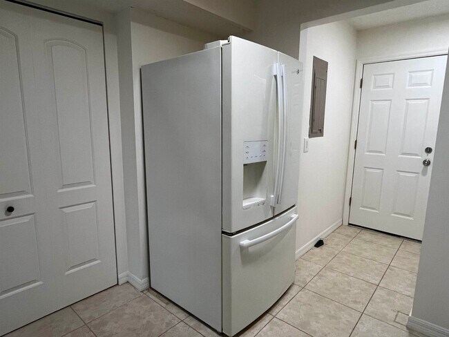 Building Photo - 127 Rio Del Mar St