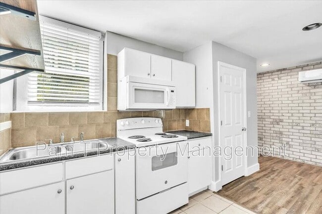 Building Photo - 815-A E 32nd St