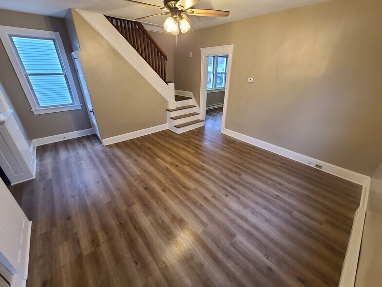 Building Photo - 130 Woodlawn Ave