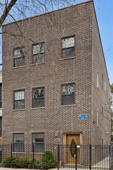 Building Photo - 1722 W Ohio St