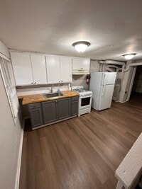 Building Photo - Recently Remodeled 2bd Home In East York!