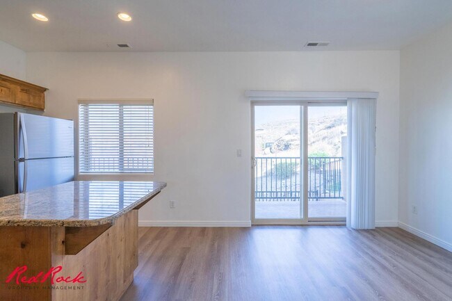Building Photo - 2075 S Sir Monte Dr