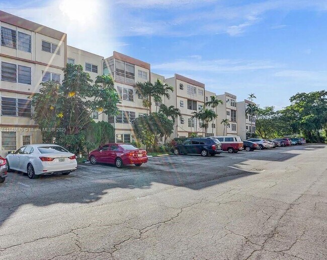 Building Photo - 4047 NW 16th St