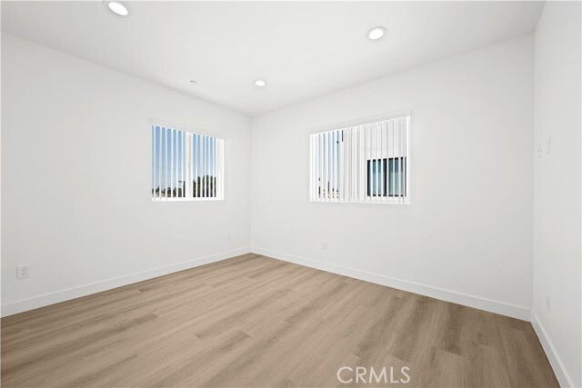 Building Photo - 1039 W 43rd St