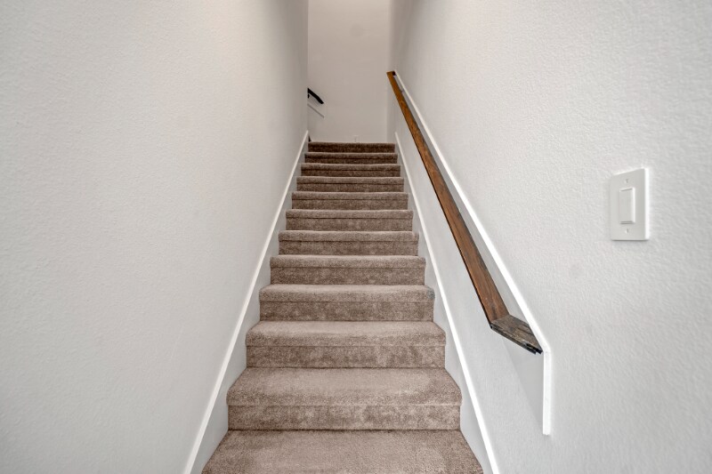 Building Photo - 613 Royal Arch Dr
