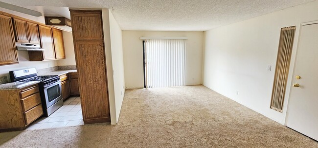 Building Photo - 18085 Sundowner Way