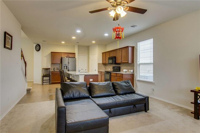 Building Photo - 16009 Hawthorne Heights Trail