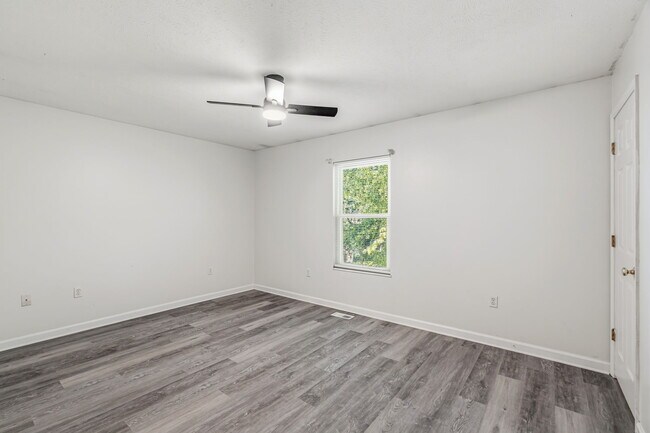 Building Photo - 5205 Cub Cir