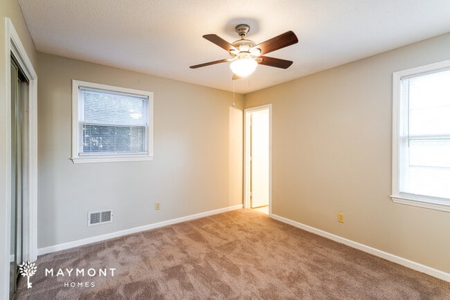 Building Photo - 107 Sedgewood Ln