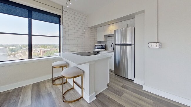 Primary Photo - Renovated Unit in an excellent location!!