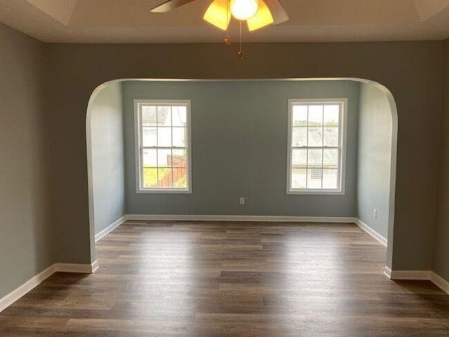 Building Photo - Beautiful Home!