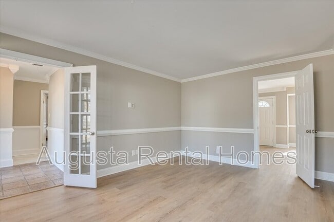 Building Photo - 238 Cavalier Dr