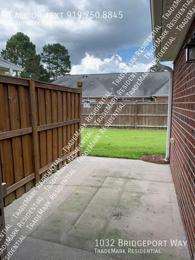 Building Photo - 1032 Bridgeport Way