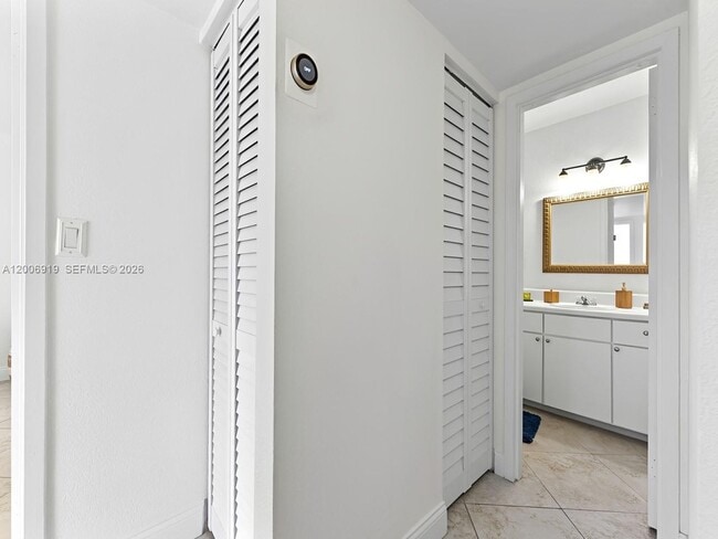 Building Photo - 5020 NW 79th Ave