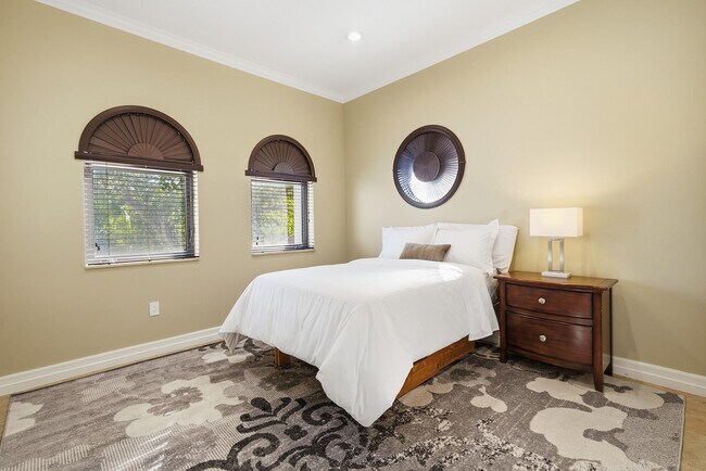 Building Photo - 10270 SW 58th St