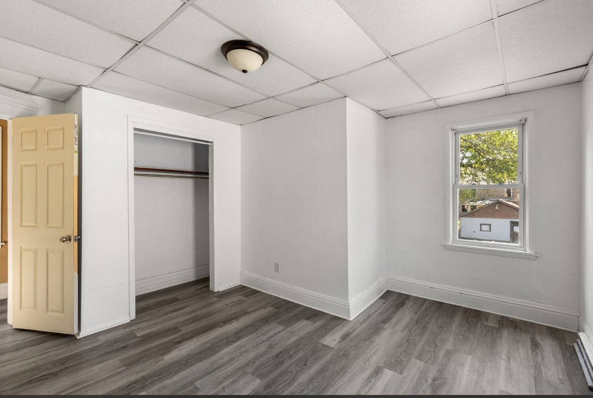 Building Photo - 3725 Lincoln Ave