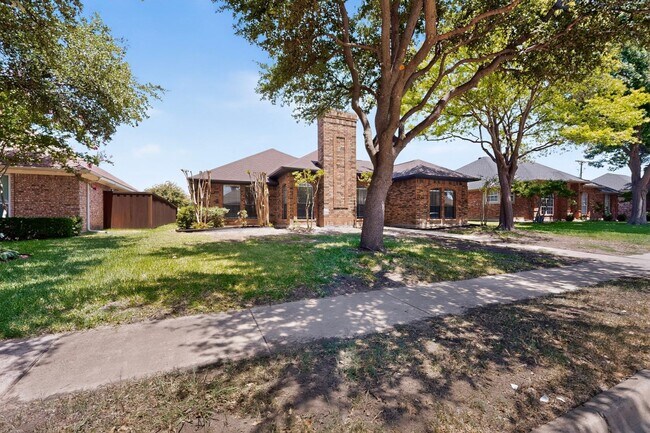 Building Photo - Beautifully Renovated Home In Carrollton Ready For Move-in