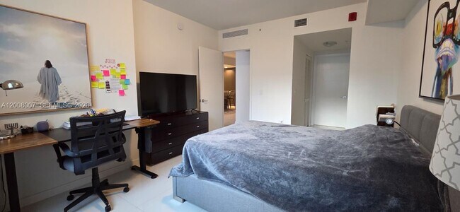 Building Photo - 7825 NW 107th Ave