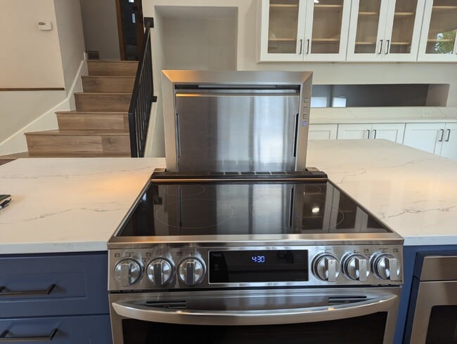 Building Photo - Fully Updated Littleton Home with Mountain...