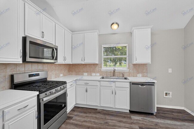 Building Photo - 7297 Chinquapin Dr