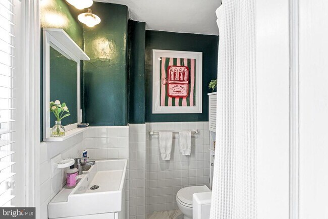 Building Photo - 7717 Flourtown Ave