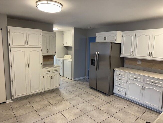 Building Photo - 7932 Whitcomb St