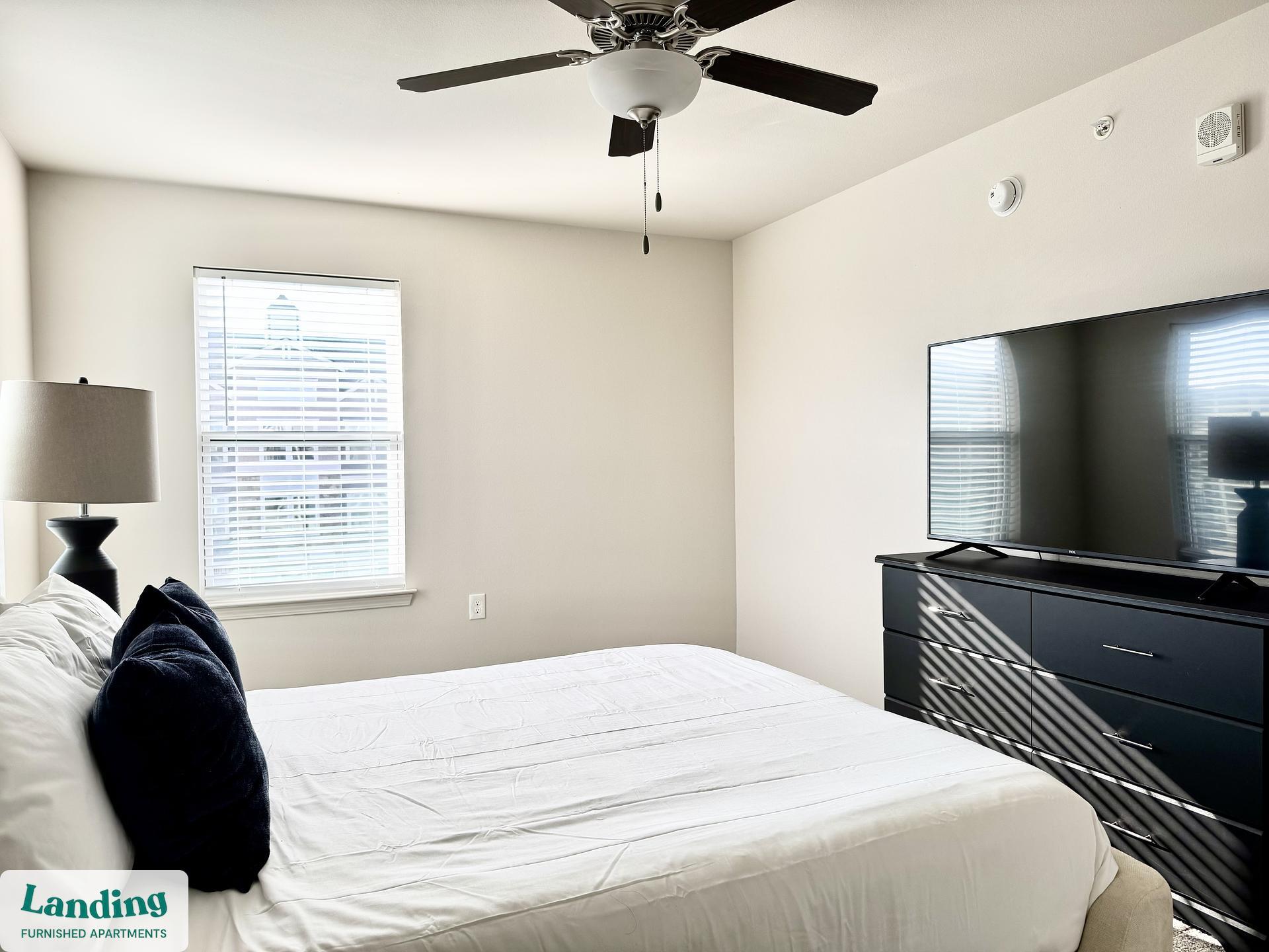 Building Photo - 301 Towne Center Dr