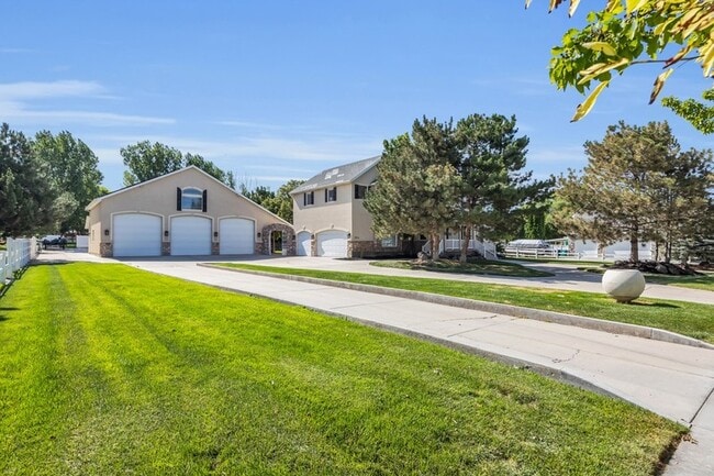 Building Photo - 13944 S White Tail Cv
