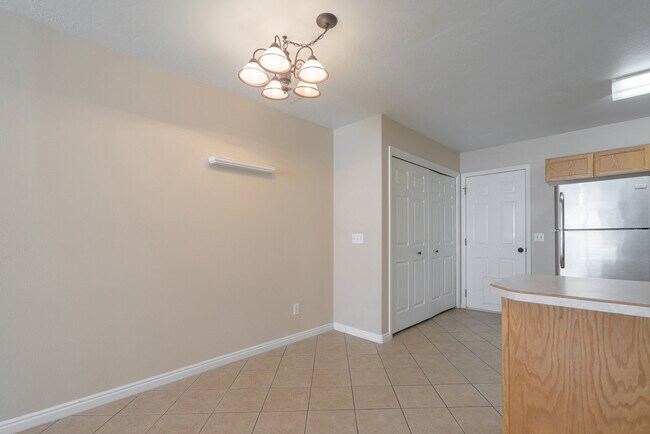 Building Photo - Utilities Included! Beautiful 2 Bedroom Townhome in Ivins