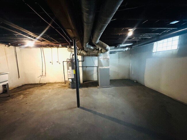 Building Photo - 10630 Kimberly Ave