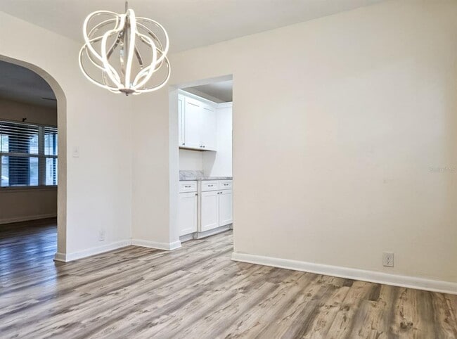 Building Photo - 518 NW 27th Ave