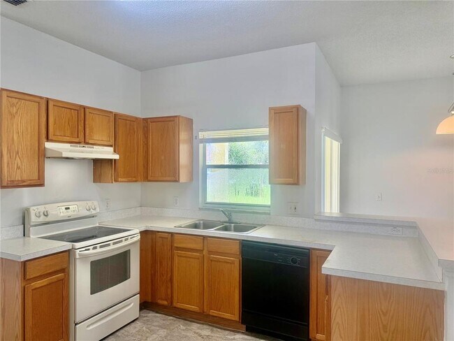 Building Photo - 327 Alegriano Ct