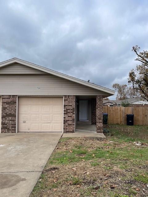 Primary Photo - 704 S 23rd St