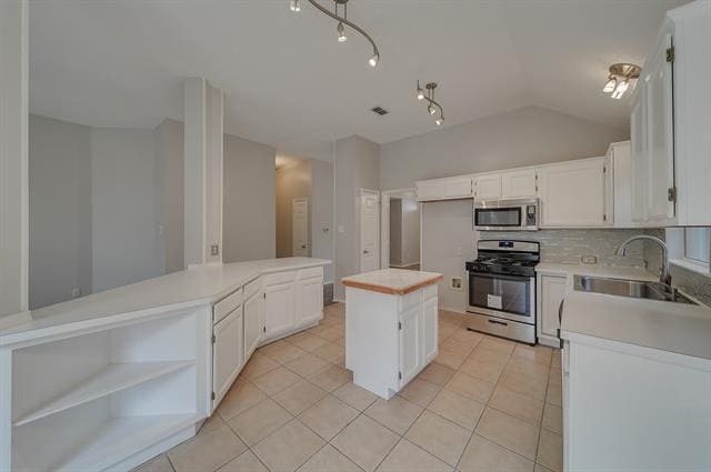Building Photo - 10617 Memphis Dr