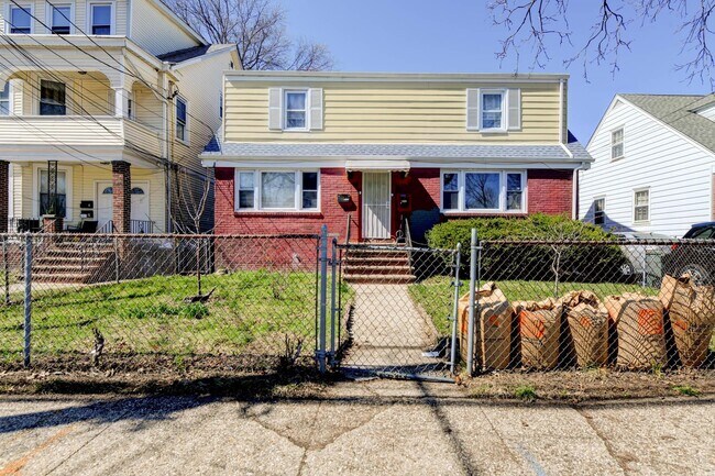 Building Photo - 245 Orange Ave