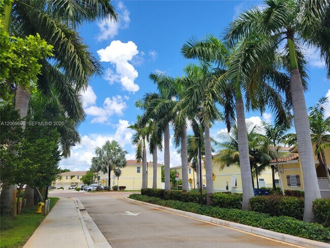 Building Photo - 1107 NW 40th Ter