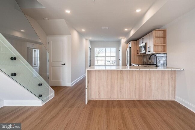 Building Photo - 4094 LESLIE Ln