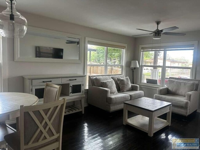 Building Photo - 65 Calle Real