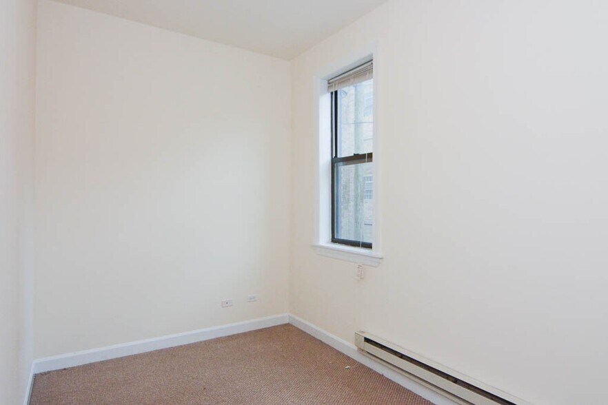 Building Photo - 4715 N Sheridan Rd