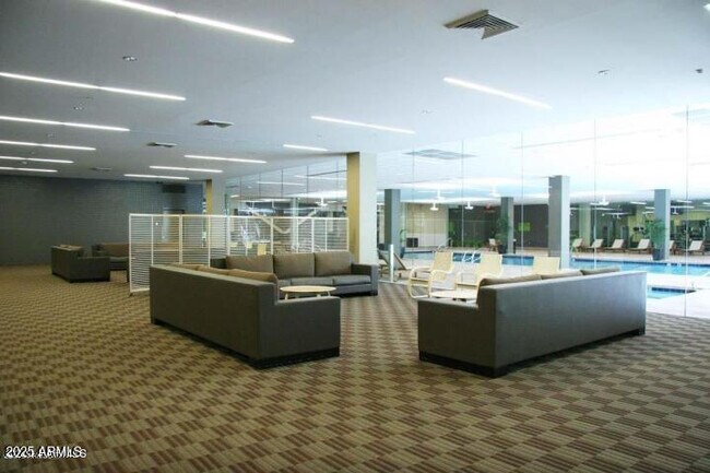 Building Photo - 7137 E Rancho Vista Dr