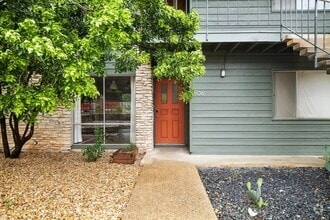 Building Photo - 1304 Mariposa Dr