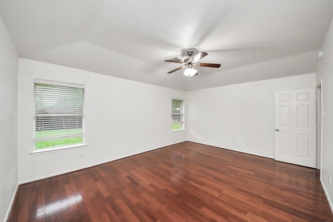 Building Photo - 2412 Appian Way