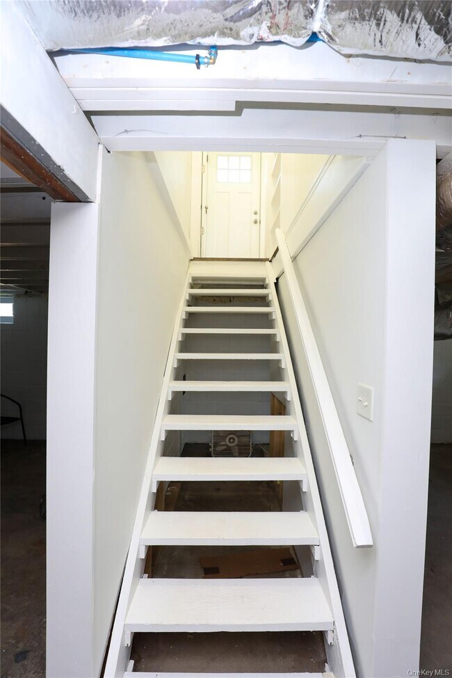 Building Photo - 111 Zandhoek Rd