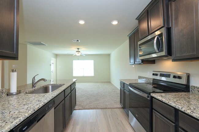 Building Photo - 20914 Solstice Point Dr