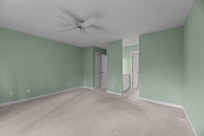 Building Photo - 3x2 Gem Nestled on Cul-DeSac in Premier Gated Marina Community!!