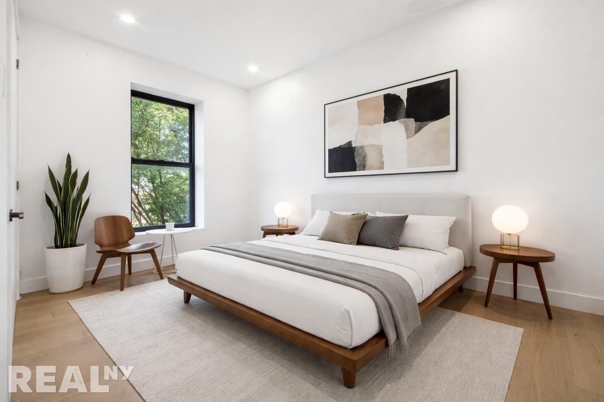 Building Photo - 411 11th St