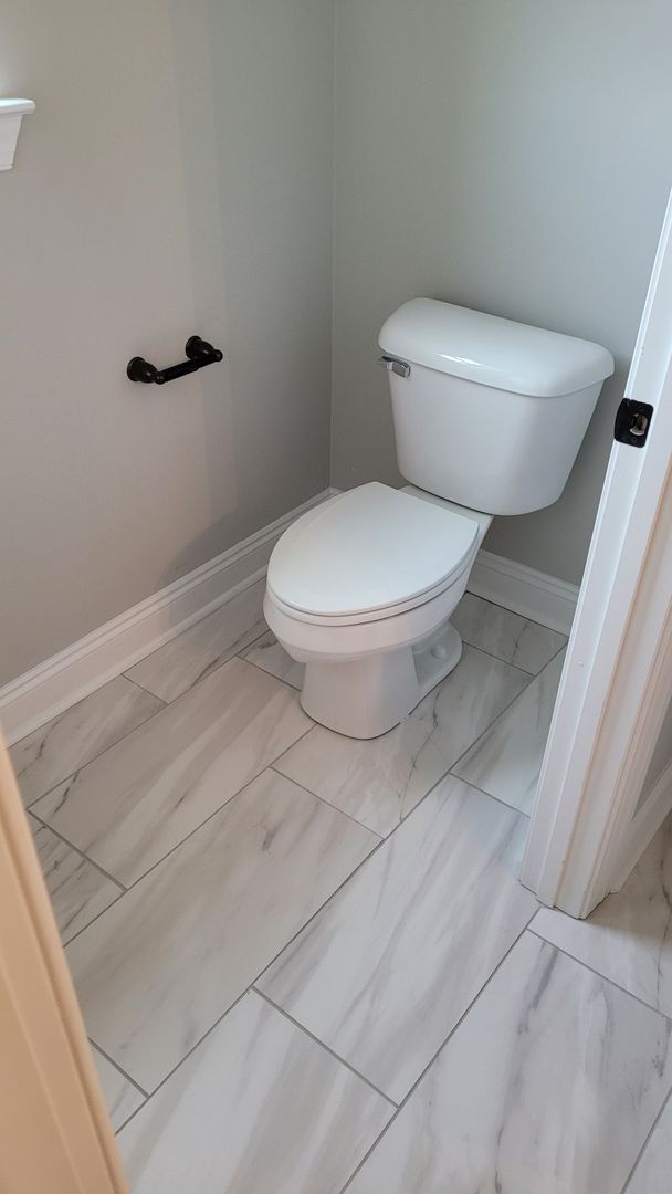 Building Photo - FULLY FURNISHED DUPLEX! 3BED 2BATH! ~ AVAL...