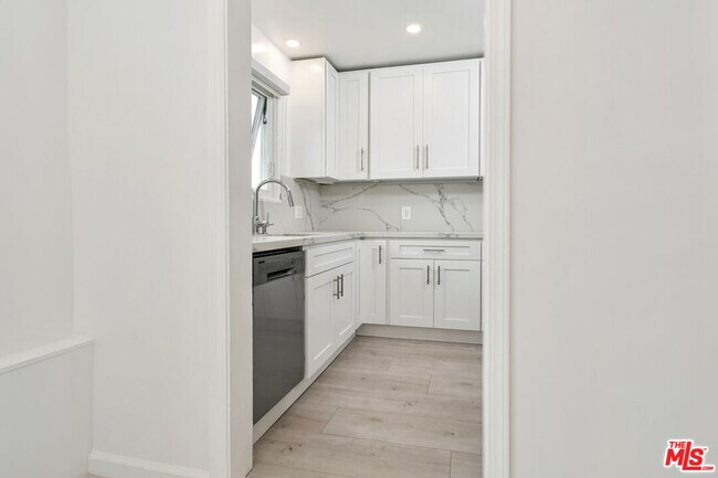 Building Photo - 1032 19th St