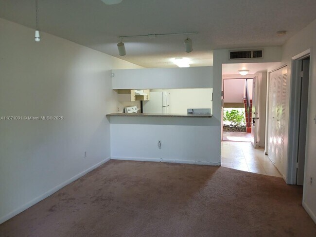 Building Photo - 9937 Nob Hill Ct