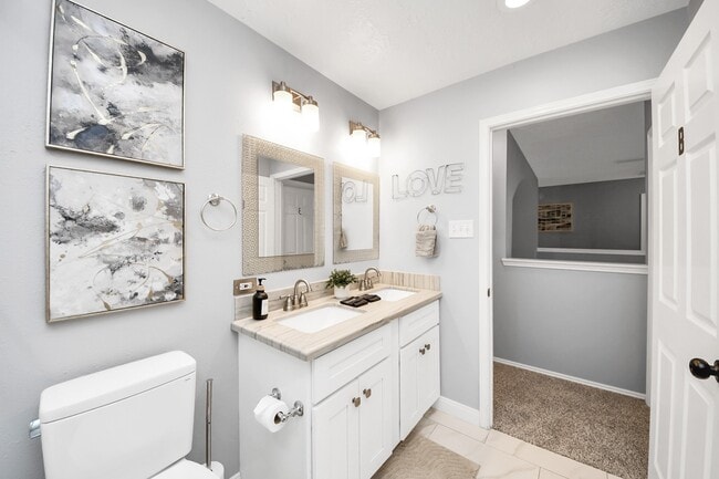 Building Photo - 12711 Laurel Bank Way